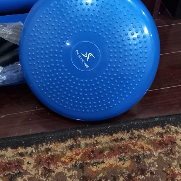 Ab rocket, Balance Disc and 5Lb Dumbells - Picture 4 of 7